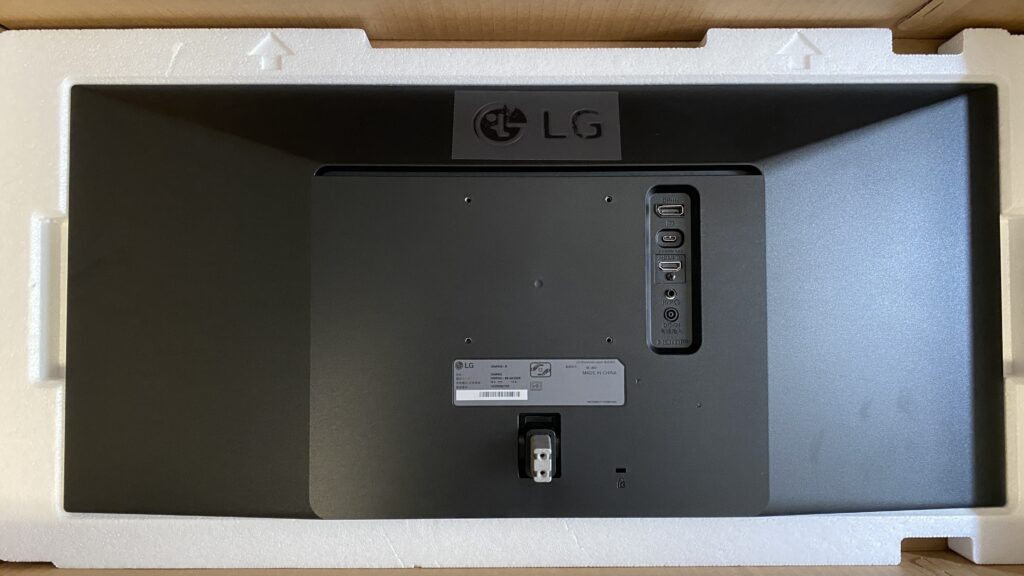 レビュー】LGのウルトラワイドモニター「29WP60G-B」を購入！特にMacBookユーザーにオススメ！
